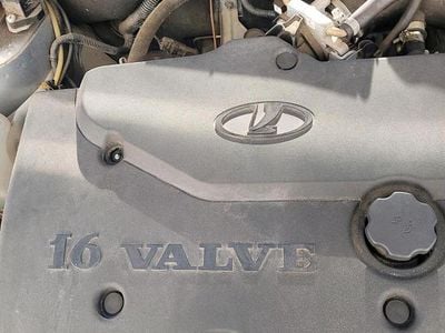 Gebraucht Lada Kalina 90 PS (66 kW) 2009 Silber Kleinwagen