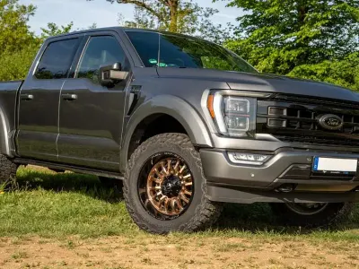 Gebraucht Ford V8 Lariat 405 PS (297 kW) 2022 Grau SUV
