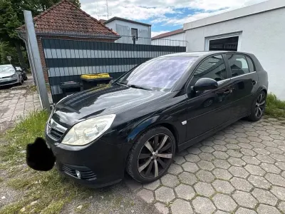 Gebraucht Opel Signum 150 PS (110 kW) 2007 Schwarz Kleinwagen