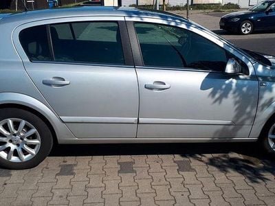 Silber Gebraucht 2005 Opel Astra Edition Limousine | 1.299 € (Guter Preis)