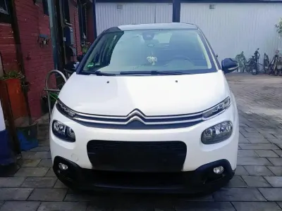 Gebraucht Citroën C3 Shine 81 PS (59 kW) 2020 Weiß Kleinwagen