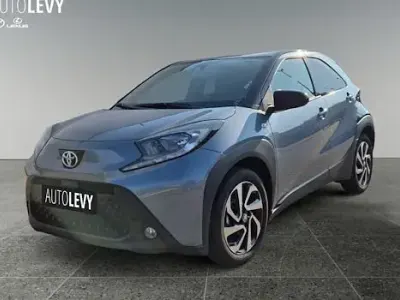 Neu Toyota Aygo X 72 PS (52 kW) 2025 Grau SUV