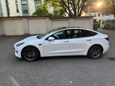 Gebraucht Tesla Model 3 RWD 208 kW (283 PS) 2023 Weiß Limousine