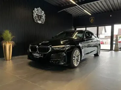 Gebraucht BMW 545e Performance 394 PS (289 kW) 2023 Schwarz ii Limousine