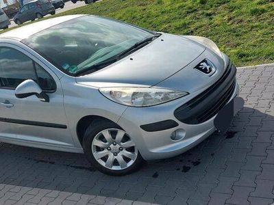 gebraucht Peugeot 207 1.4 l mit TÜV.