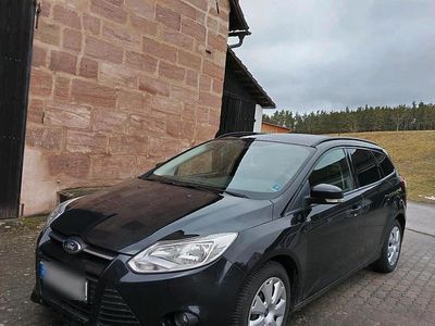 Gebraucht Ford Focus 125 PS (91 kW) 2014 Schwarz Kombi