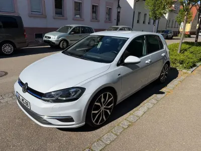 Używany VW Golf VII Join 131 KM (96 kW) 2018 Srebrny Sedan/Limuzyna