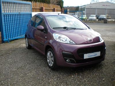 Gebraucht Peugeot 107 Envy 68 PS (50 kW) 2012 Metalliclackierung mit schutz Kleinwagen