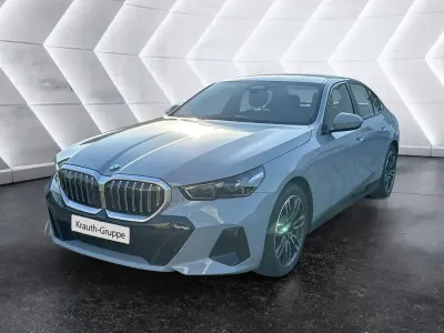 Neu BMW 520 M Sport 208 PS (152 kW) 2026 Grau Limousine