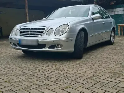 Gebraucht Mercedes E280 197 PS (144 kW) 2006 Silber Limousine