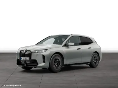 Gebraucht BMW iX 300 kW (408 PS) 2025 Spacesilber metallic SUV
