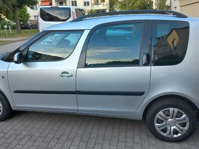 Gebraucht Skoda Roomster 105 PS (77 kW) 2012 Silber Van / Kleinbus