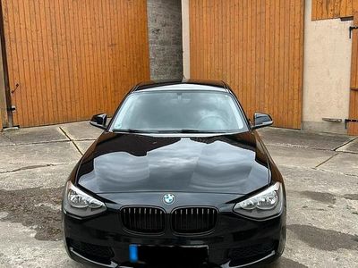 Gebraucht BMW 114 102 PS (75 kW) 2014 Schwarz Kleinwagen