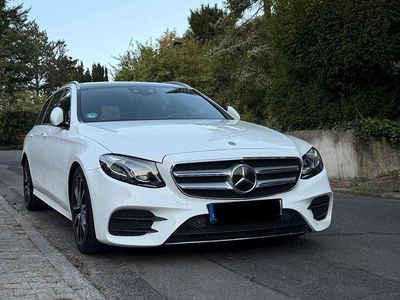 Weiß Gebraucht 2019 Mercedes E300 AMG line Kombi | 34.000 € (Teuer)