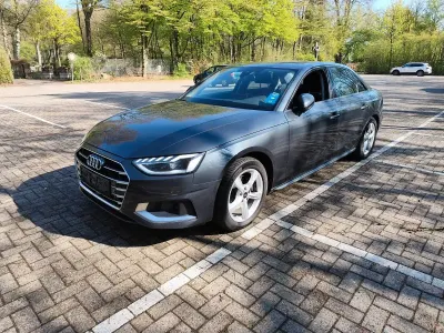 Gebraucht Audi A4 Advanced 163 PS (119 kW) 2022 Grau Limousine