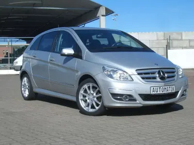 Gebraucht Mercedes B180 Sport Edition 116 PS (85 kW) 2010 Polarsilber  metalliclack Van / Kleinbus