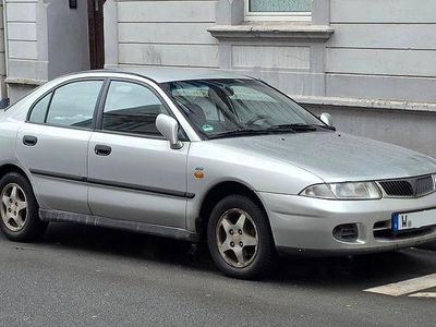 Silber Gebraucht 1998 Mitsubishi Carisma Limousine | 1.990 € (Teuer)