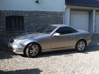 Grau metallic Gebraucht 2003 Mercedes SLK200 Cabrio | 13.000 €