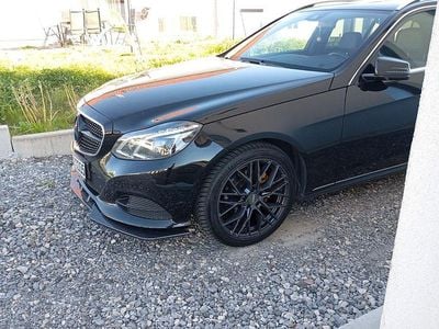 Gebraucht Mercedes E220 170 PS (125 kW) 2013 Schwarz Kombi