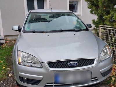 Gebraucht Ford Focus 100 PS (73 kW) 2007 Silber Kombi