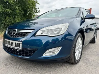Gebraucht Opel Astra Cosmo 179 PS (131 kW) 2010 Blau Limousine