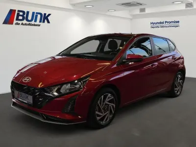 Gebraucht Hyundai i20 Trend 101 PS (74 kW) 2025 Dragon red Kleinwagen