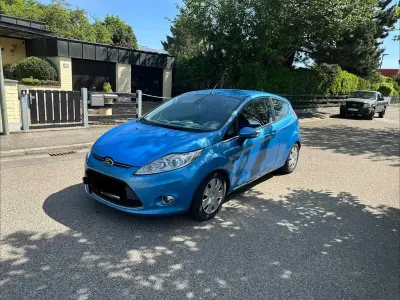 Gebraucht Ford Fiesta 95 PS (69 kW) 2012 Blau Limousine