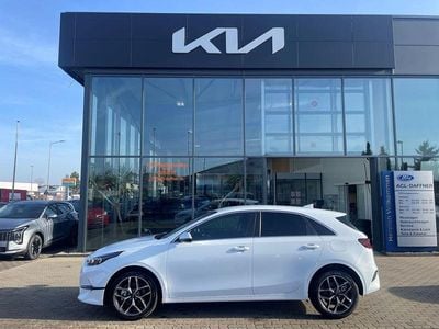 Neu Kia Ceed 140 PS (102 kW) 2025 Weiß Kleinwagen