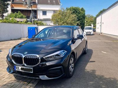 Gebraucht BMW 116 Advantage 109 PS (80 kW) 2022 Schwarz Kleinwagen