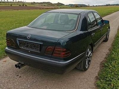 Grün Gebraucht 1997 Mercedes E420 Limousine | 4.500 €