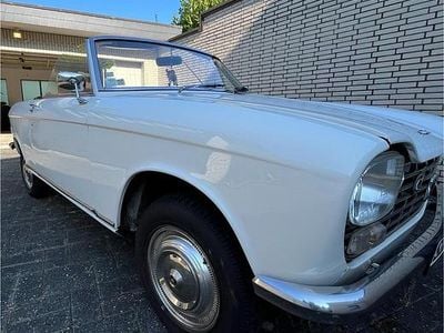 Usado Peugeot 204 54 HP (39 kW) 1969 Branco Cabrios