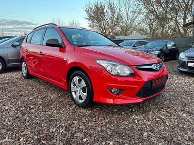 Rot Gebraucht 2011 Hyundai i30 Classic Kombi | 4.990 € (Etwas zu teuer)