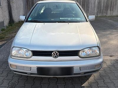 Second-hand VW Golf III 75 CP (55 kW) 1997 Argintiu Hatchback