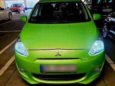 Grün Gebraucht 2015 Mitsubishi Space Star Kleinwagen | 3.500 €
