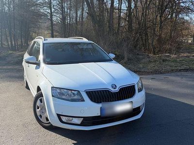 Gebraucht Skoda Octavia 110 PS (80 kW) 2016 Weiß Kleinwagen