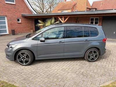 Gebraucht VW Touran Comfortline 150 PS (110 kW) 2021 Grau Van / Kleinbus