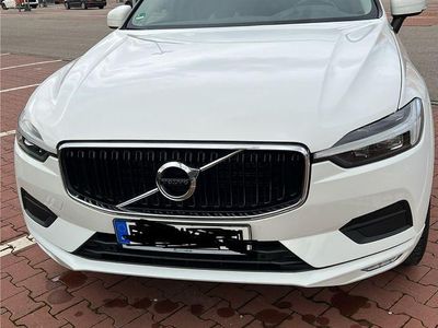 Weiß Gebraucht 2021 Volvo XC60 Momentum SUV | 32.600 € (Fairer Preis)