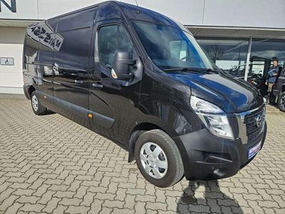 Second-hand Nissan Interstar Tekna 150 CP (110 kW) 2022 Negru Van