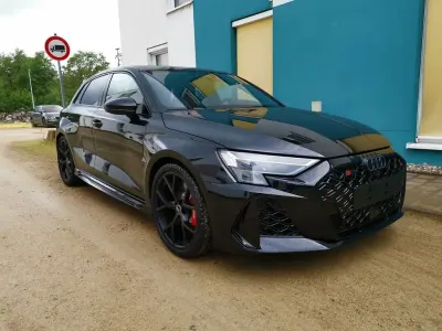 Neu Audi RS3 Sport 400 PS (294 kW) 2026 Schwarz Limousine