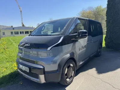 Używany Kia PV5 119 kW (163 KM) 2025 Szary Minivan