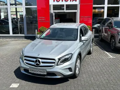 Gebraucht Mercedes GLA200 156 PS (114 kW) 2016 Silber SUV