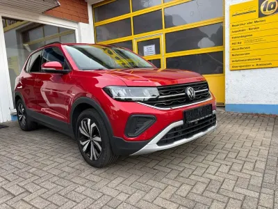 Gebraucht VW T-Cross Life 116 PS (85 kW) 2025 Rot SUV