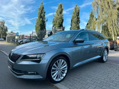 Gebraucht Skoda Superb Ambiente 220 PS (161 kW) 2016 Business grau metallic Kombi