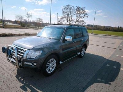 Brugt Mitsubishi Pajero Top 200 HK (147 kW) 2015 Grå SUV