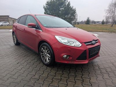 Gebraucht Ford Focus 125 PS (91 kW) 2012 Rot Limousine