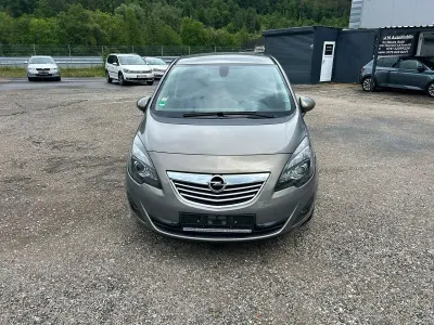 Gebraucht Opel Meriva Innovation 120 PS (88 kW) 2010 Muskatgrau/muskat braun(m2) Van / Kleinbus