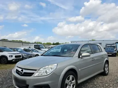 Gebraucht Opel Signum 101 PS (74 kW) 2007 Beige Kleinwagen