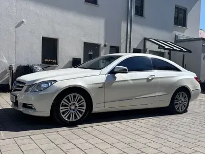 Używany Mercedes E350 231 KM (169 kW) 2010 Biały Coupe