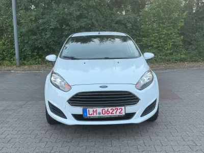 Gebraucht Ford Fiesta Trend 82 PS (60 kW) 2014 Weiß Kleinwagen