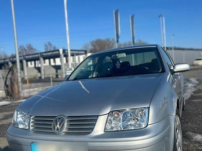 Silber Gebraucht 2002 VW Bora Limousine | 500 €